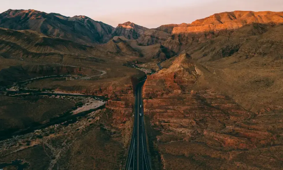 L'autostrada M4 tra Törökszentmiklós e Kisújszállás è in costruzione continua e a un ritmo costante.
